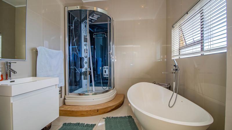 6 Bedroom Property for Sale in Dana Bay Western Cape